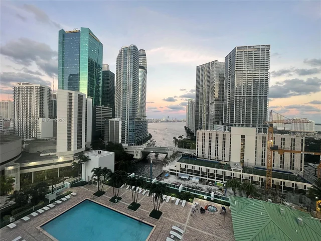 31 SE 5th St # 1908, Miami FL 33131