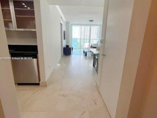 31 SE 5th St # 1908, Miami FL 33131