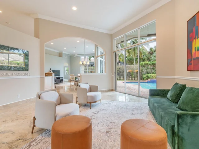 3740 Oak Ridge Cir, Weston FL 33331