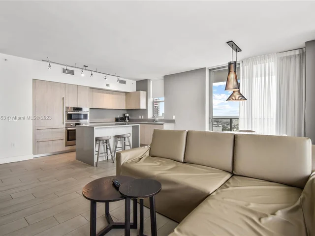 4010 S Ocean Dr # R2402, Hollywood FL 33019