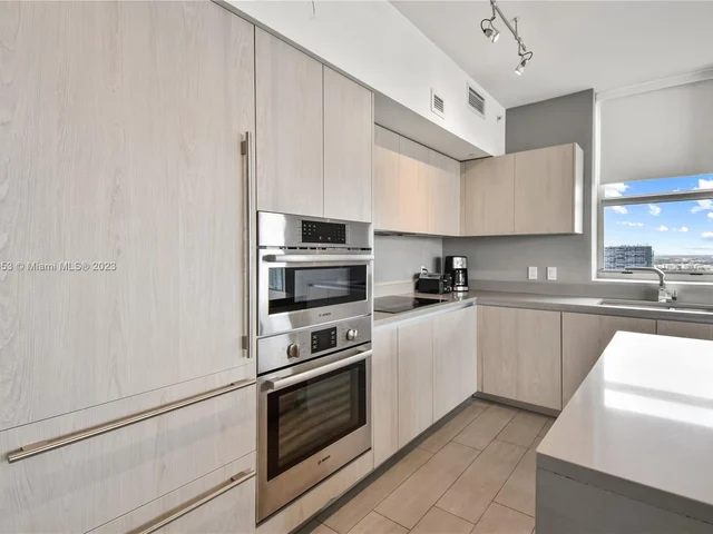 4010 S Ocean Dr # R2402, Hollywood FL 33019