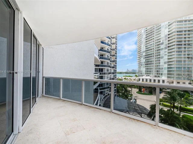 400 Alton Rd # 809, Miami Beach FL 33139