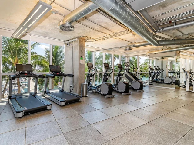 400 Alton Rd # 809, Miami Beach FL 33139