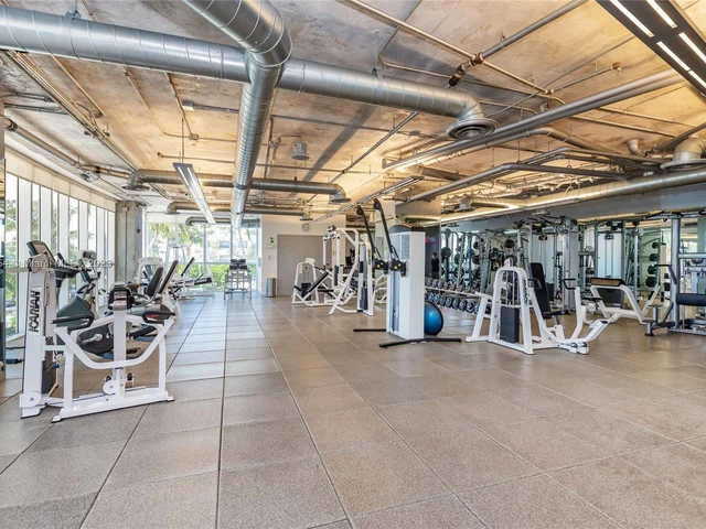 400 Alton Rd # 809, Miami Beach FL 33139