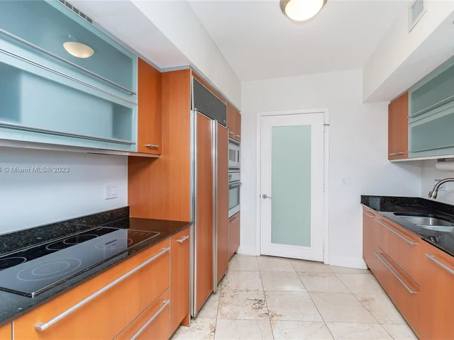 400 Alton Rd # 809, Miami Beach FL 33139