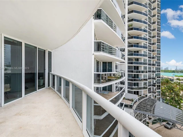 400 Alton Rd # 809, Miami Beach FL 33139