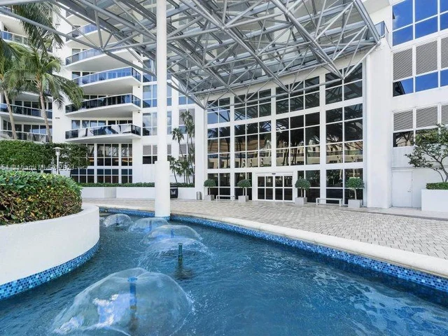 400 Alton Rd # 809, Miami Beach FL 33139