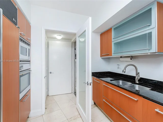 400 Alton Rd # 809, Miami Beach FL 33139