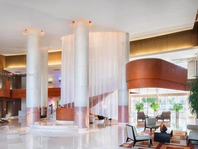 400 Alton Rd # 809, Miami Beach FL 33139