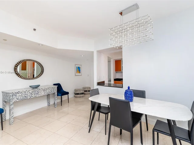 400 Alton Rd # 809, Miami Beach FL 33139