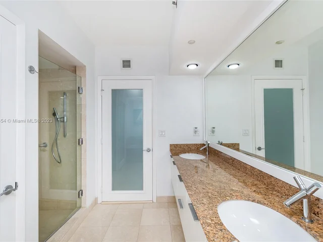 400 Alton Rd # 809, Miami Beach FL 33139