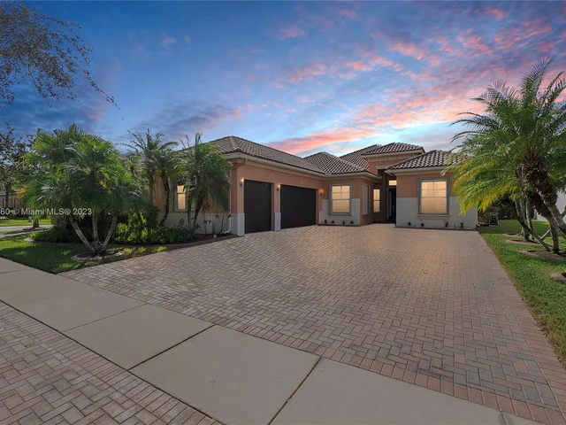 12074 NW 76th Pl, Parkland FL 33076