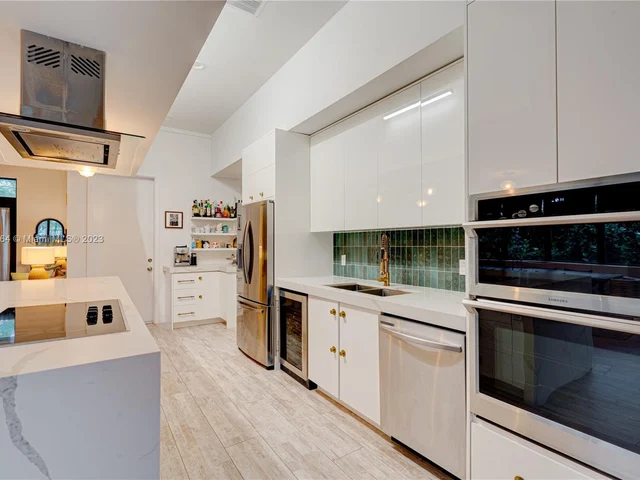 3032 SW 21st ST, Miami FL 33145