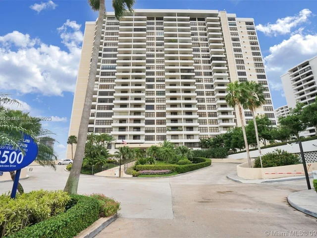 2500 PARKVIEW DR # 318, Hallandale Beach FL 33009