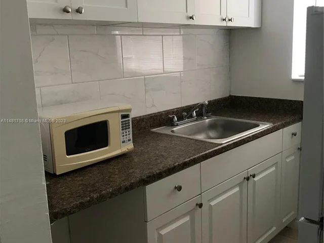 1608 Drexel Ave # 19, Miami Beach FL 33139