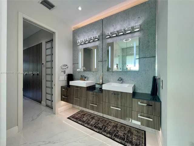 2253 SW 132nd Way, Davie FL 33325