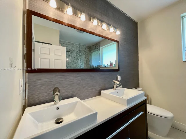 2253 SW 132nd Way, Davie FL 33325