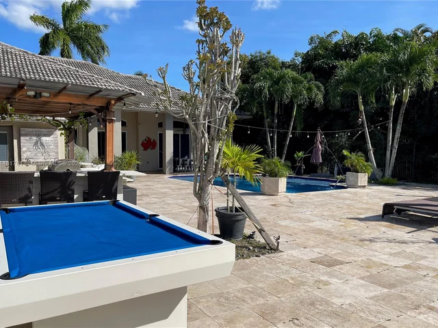 2253 SW 132nd Way, Davie FL 33325