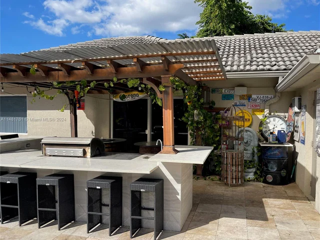 2253 SW 132nd Way, Davie FL 33325