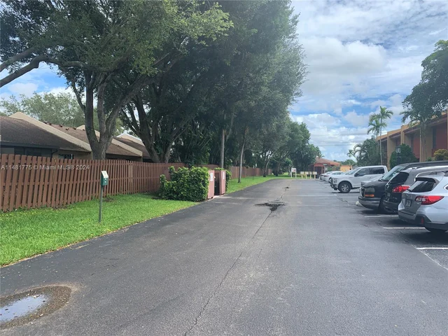 9732 NW 15th St # 306, Pembroke Pines FL 33024