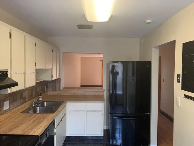 9732 NW 15th St # 306, Pembroke Pines FL 33024