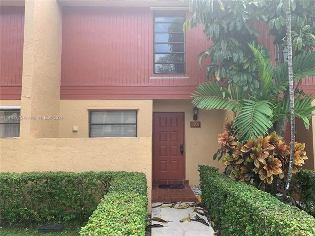 9732 NW 15th St # 306, Pembroke Pines FL 33024