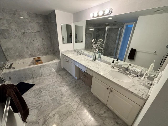 3640 Yacht Club Dr # 504, Aventura FL 33180