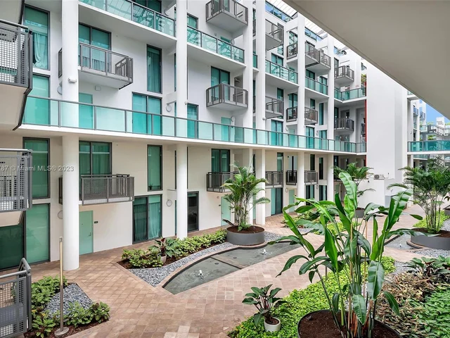 6000 Collins Ave # 123, Miami Beach FL 33140