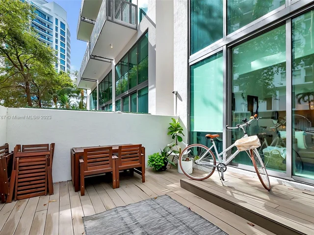 6000 Collins Ave # 123, Miami Beach FL 33140