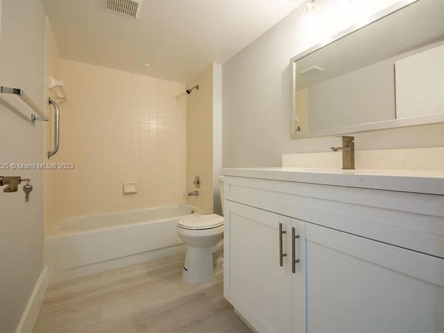 1200 SW 137th Ave # 213E, Pembroke Pines FL 33027