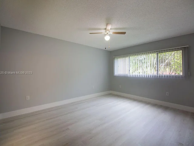 1200 SW 137th Ave # 213E, Pembroke Pines FL 33027