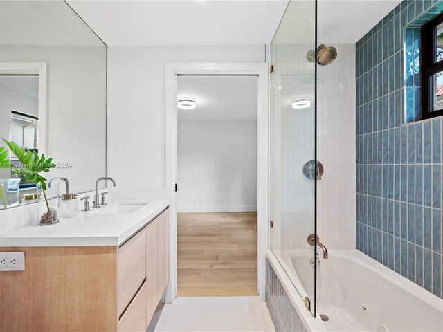 7611 SW 83rd Ct, Miami FL 33143