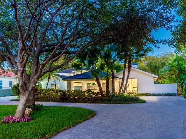 7611 SW 83rd Ct, Miami FL 33143