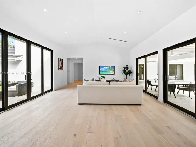 7611 SW 83rd Ct, Miami FL 33143