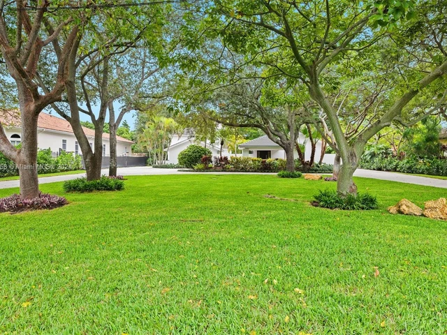 7611 SW 83rd Ct, Miami FL 33143