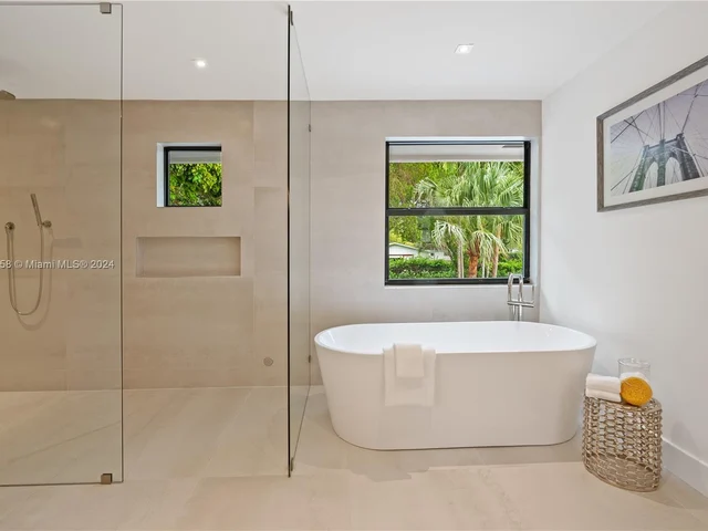 7611 SW 83rd Ct, Miami FL 33143