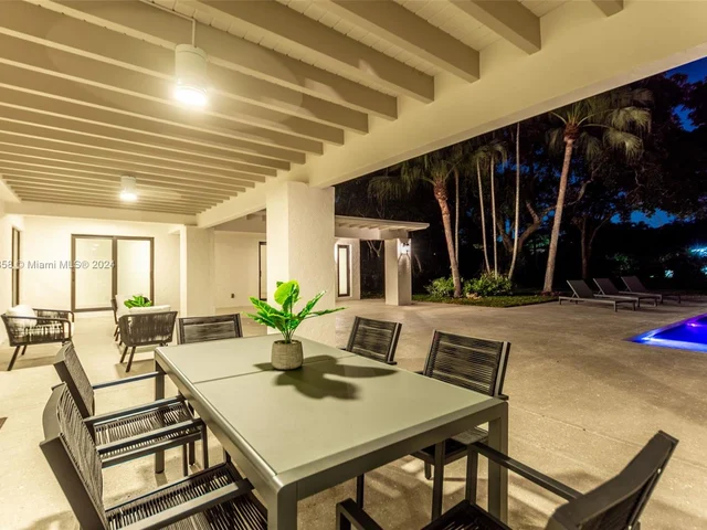 7611 SW 83rd Ct, Miami FL 33143