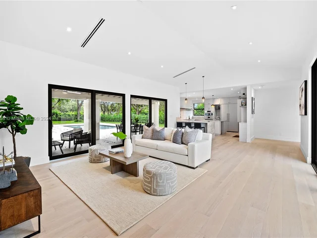 7611 SW 83rd Ct, Miami FL 33143