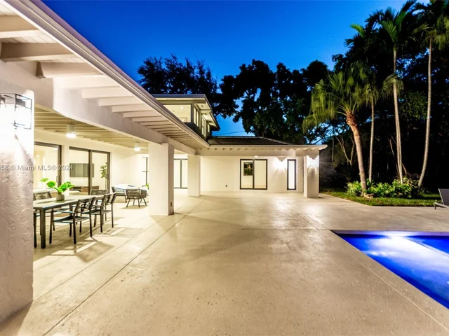 7611 SW 83rd Ct, Miami FL 33143