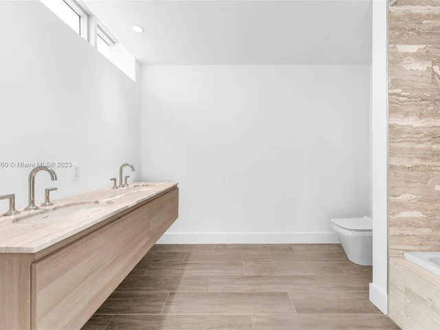 2900 NE 7th Ave # 102, Miami FL 33137