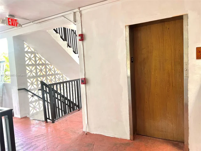 251 172nd St # 210, Sunny Isles Beach FL 33160