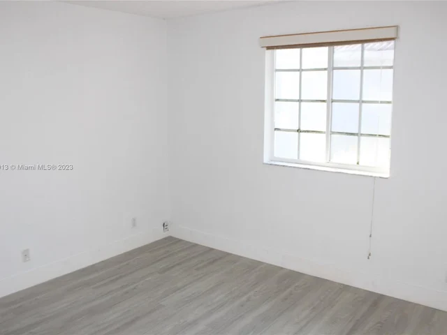 3642 San Simeon Cir, Weston FL 33331