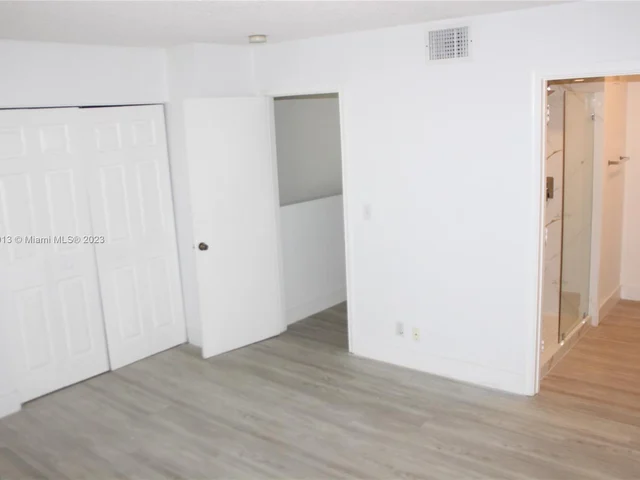 3642 San Simeon Cir, Weston FL 33331