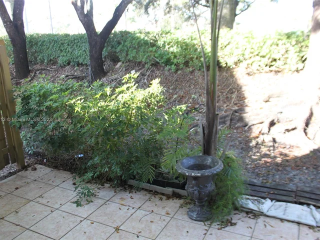 3642 San Simeon Cir, Weston FL 33331