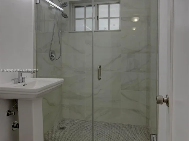 425 NW 133rd St, North Miami FL 33168