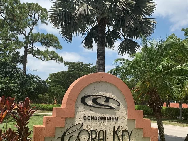 3460 N Pinewalk Dr N # 324, Margate FL 33063