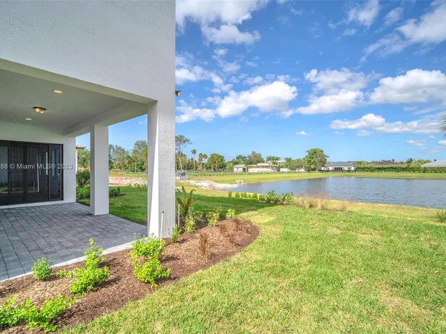 10475 SW 57th Ct, Cooper City FL 33328