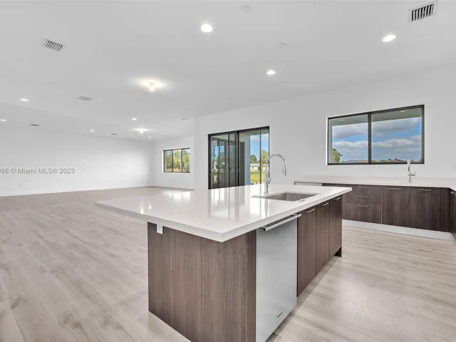 10475 SW 57th Ct, Cooper City FL 33328