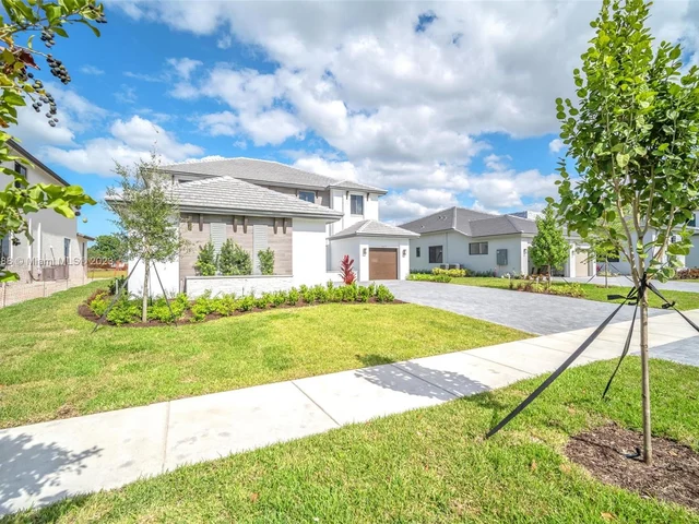 10475 SW 57th Ct, Cooper City FL 33328