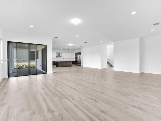 10475 SW 57th Ct, Cooper City FL 33328